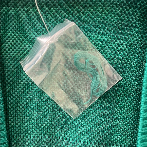 Isaac Mizrahi: NWOT Green Plaid Open Front Cardigan Sweater - Picture 3 of 5